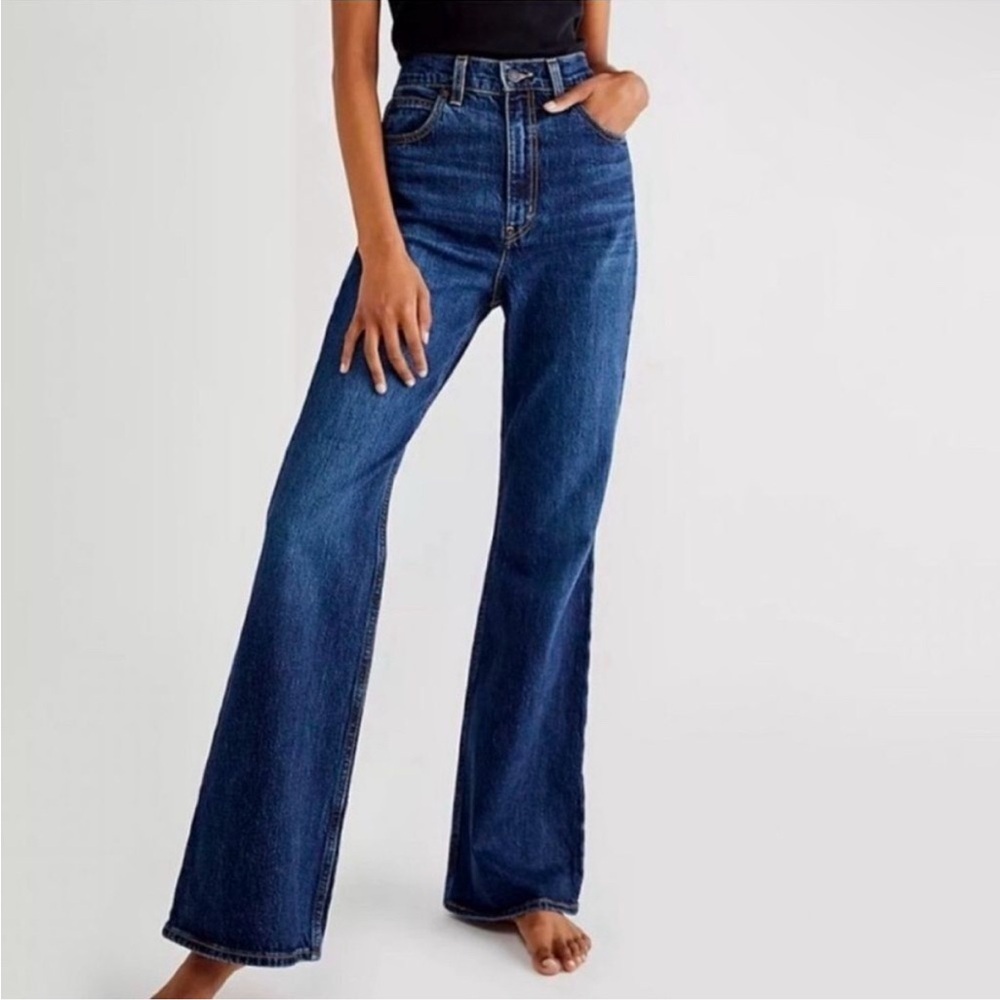Levi's 70's High Rise Flare Women's Jeans - Size 26 Dark Wash
